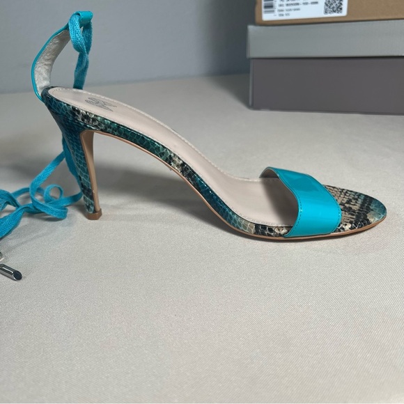 Victoria’s Secret Blue Turquoise Snake Skin Print Tie Ankle Sandals Heels 8.5 - Picture 4 of 16